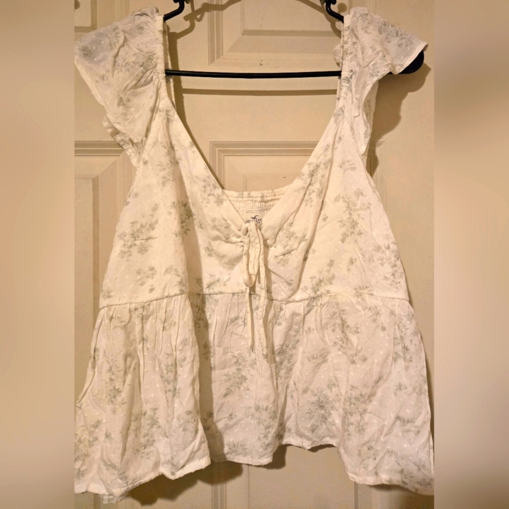Hollister Flowy Crop Top